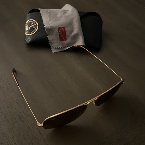 Raybans Womens Aviators with original case and lense cloth - Picture 2 of 3